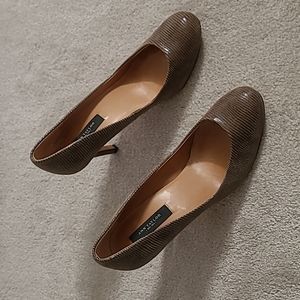 Ann Taylor Perfect Pumps Brown Exotic Sz 6